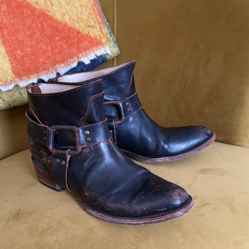 Freebird Phlow Leather Ankle Boots size 9